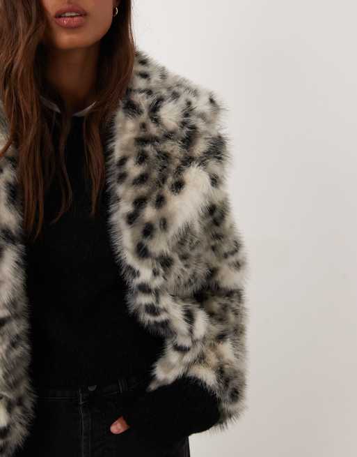 Miss Selfridge Faux-Fur-Mantel mit Dalmatiner-Print, 4 von 4