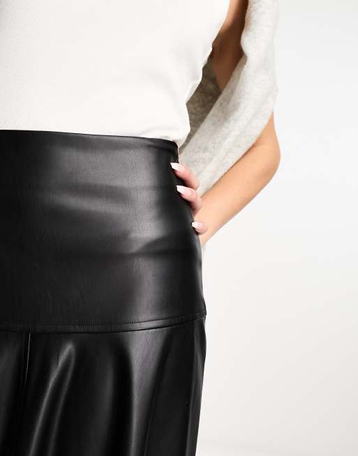 Black faux 2025 leather flare skirt