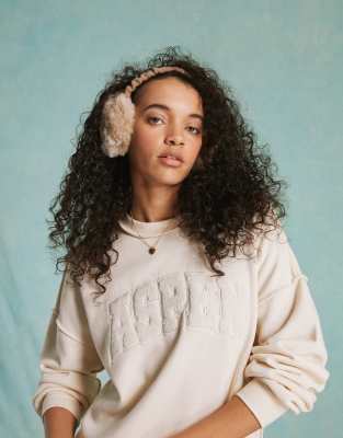  Miss Selfridge - Felpa oversize da sci color crema con scritta applicata in pile borg