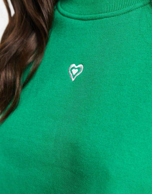 Miss Selfridge - Felpa verde con cuore ricamato in coordinato, 4 di 4