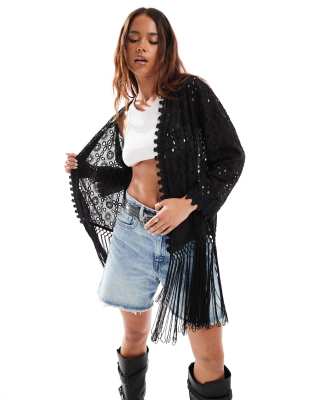 Miss Selfridge - Festival - Offene Jacke in Schwarz mit verziertem Cutwork und Fransen