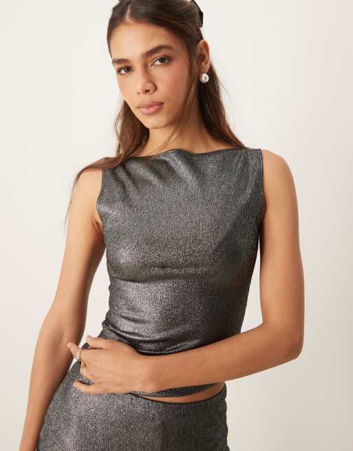 Miss Selfridge - Festivaltop med foliedesign med guldglimmer og smal halsudskæring