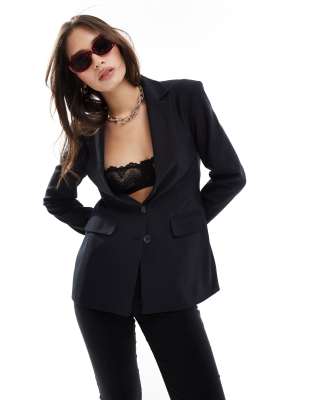 Miss Selfridge - Figurbetonter Power-Blazer in Schwarz mit Schulterpolstern