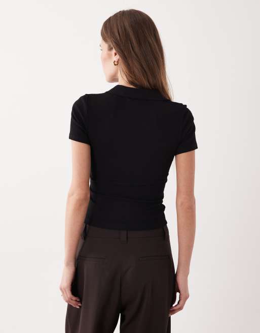 Miss Selfridge – Figurbetontes, geripptes Polo-Oberteil in Schwarz mit Picot-Naht, 2 von 4