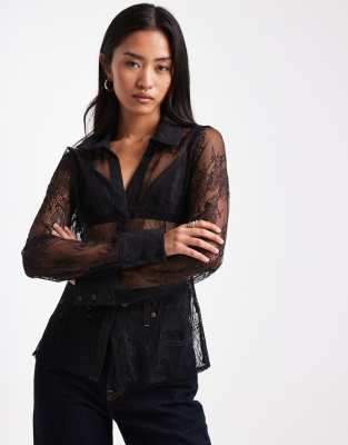 Miss Selfridge - Figurbetontes Spitzenhemd in Schwarz