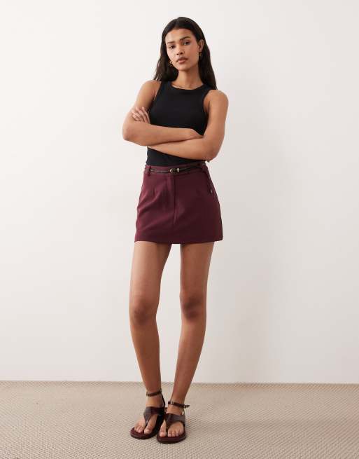 Miss Selfridge – Fikonfärgad, figursydd, extra kort skort med skärp, 2 av 5