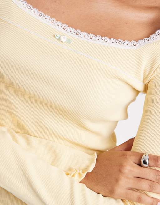 Miss Selfridge fitted square neck ribbed top with lace trim in buttermilk, 3 of 4