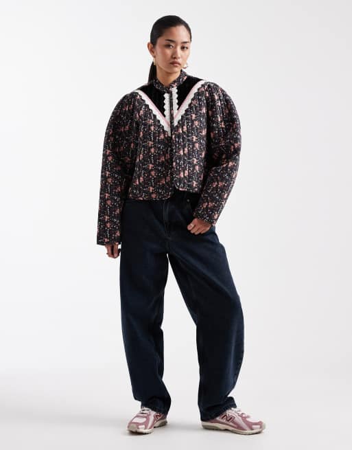 Miss Selfridge floral victoriana cropped jacket in black print, 2 of 4