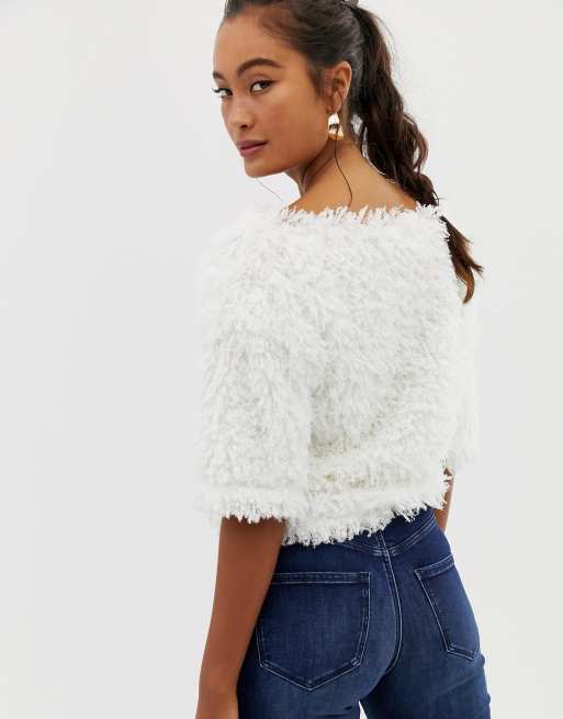 Jumper with fluffy outlet sleeves