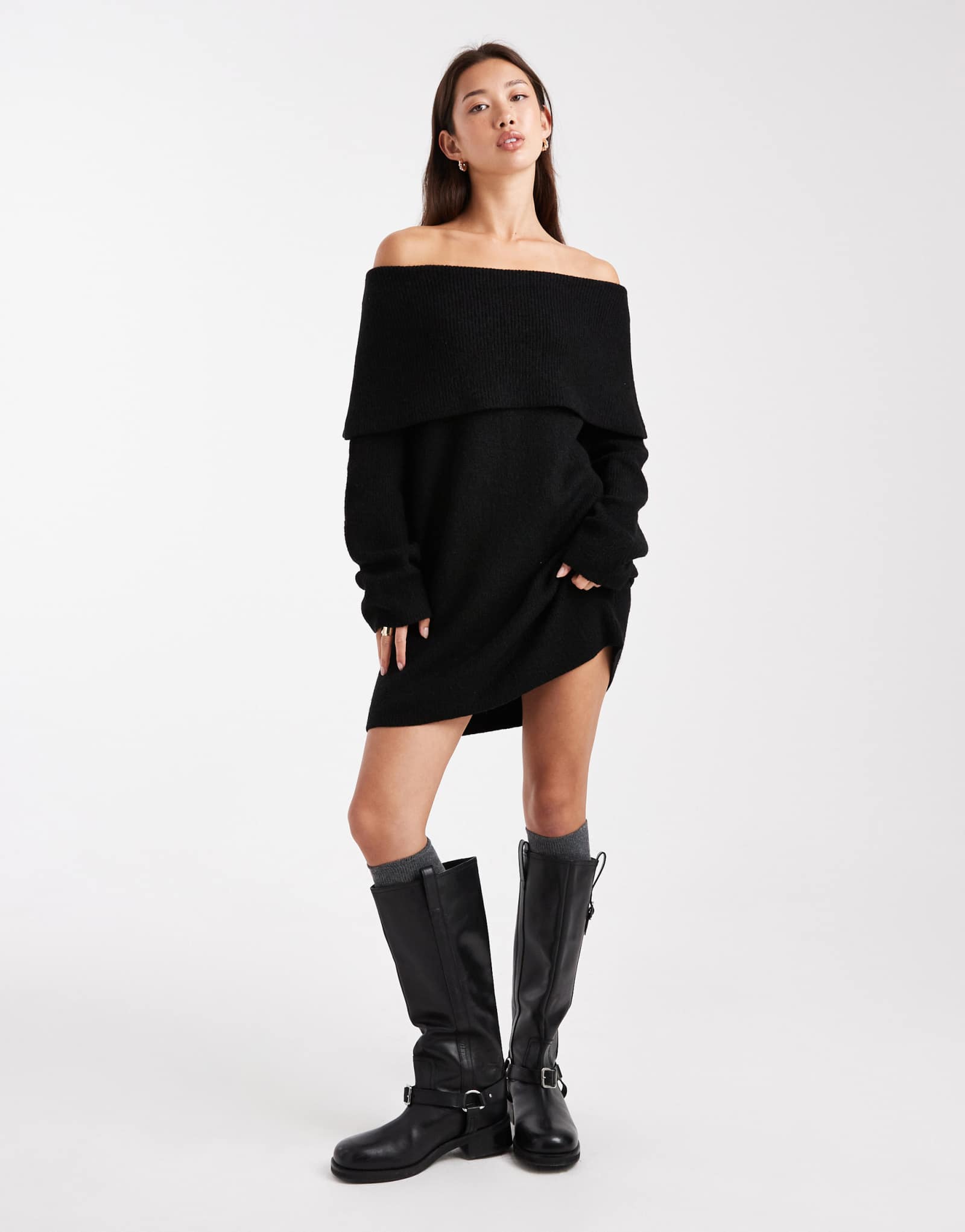 Черное мини-платье Miss Selfridge в складку с открытыми плечами