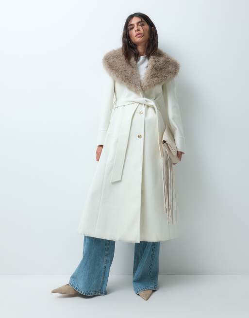 Miss Selfridge formal wrap coat with fur collar in cream, 3 of 5