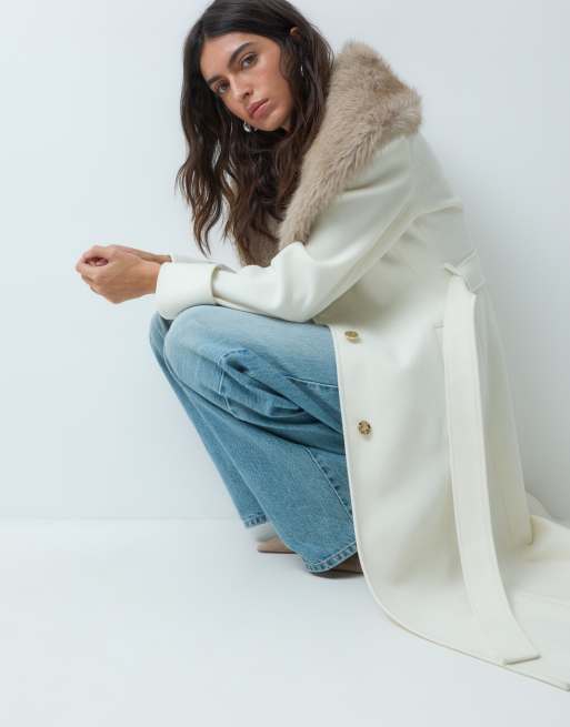 Miss Selfridge formal wrap coat with fur collar in cream, 5 of 5