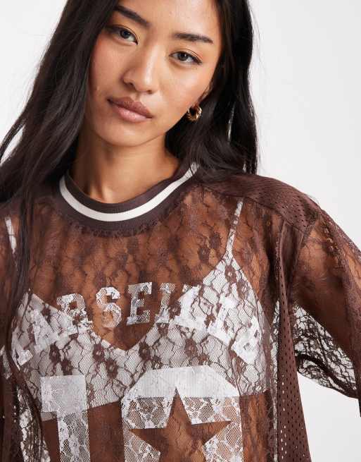 Miss Selfridge – Fußball-Oberteil aus Spitze in Schokobraun, 3 von 4