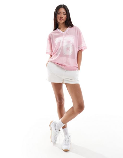 Miss Selfridge – Fußball-T-Shirt aus transparentem Netzstoff in Rosa