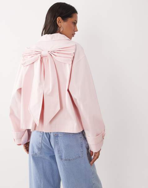 Miss Selfridge - gabardina corta rosa con detalle de lazo en la espalda - view 1