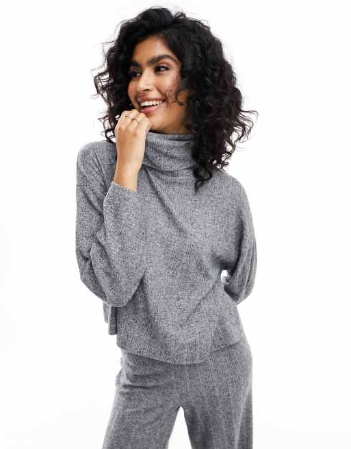 Miss Selfridge - Geborstelde behaaglijke top met col in grijs, deel van co-ord set 