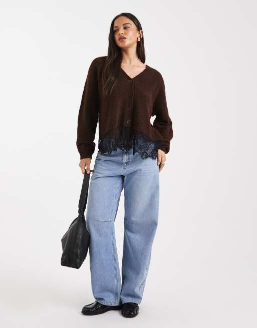 Miss Selfridge - Gebreid vest met kanten zoom in chocoladebruin, 2 van 4