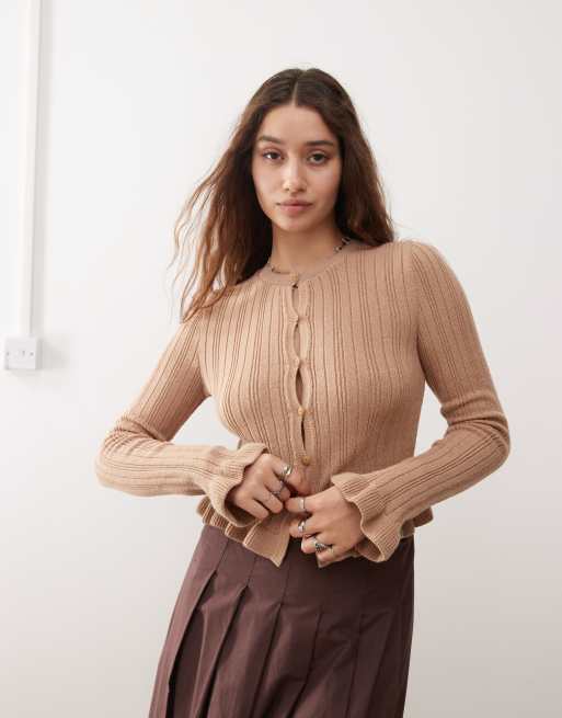 Miss Selfridge - Gebreid vest met ruches aan de zoom en mouwen