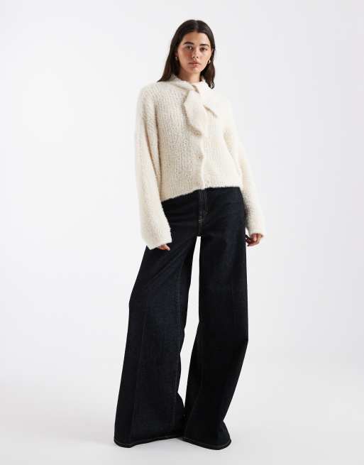Miss Selfridge - Gebreid vest met strikdetail in crème, 4 van 4