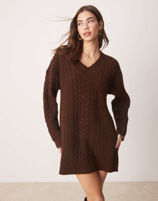 Miss Selfridge - Gebreide mini-jurk met kabels en V-hals in chocoladebruin, 3 van 4