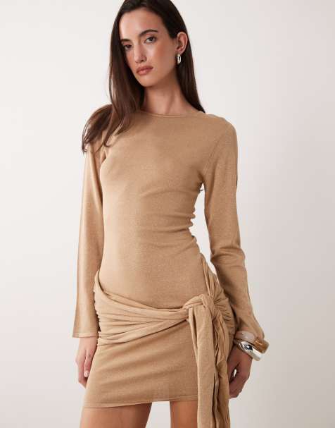 Miss Selfridge - Gebreide mini jurk met strikdetail in goud - view 1