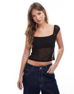 Miss Selfridge - Gefüttertes Netzstoff-Oberteil in Schwarz mit eckigem Ausschnitt