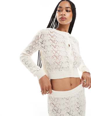 Miss Selfridge - Gehäkelte Strickjacke in Cremeweiß, Kombiteil