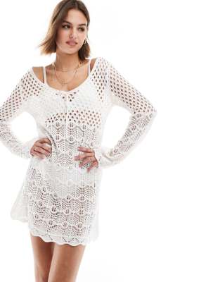 Miss Selfridge – Gehäkeltes, langärmliges Strand-Minikleid in Cremeweiß