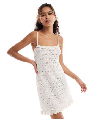 Miss Selfridge - Gehäkeltes Minikleid aus Jersey in Cremeweiß mit Babydoll-Design