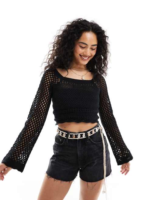 Miss Selfridge – Gehäkeltes Oberteil in Schwarz mit eckigem Ausschnitt