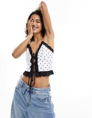 Miss Selfridge - Gepunktetes Camisole-Oberteil mit Spitzenborte-Bunt