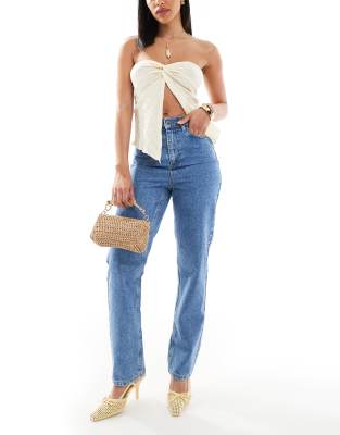 Miss Selfridge - Gerade geschnittene Jeans in mittlerer Waschung mit Elastikbund-Blau
