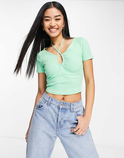 Miss Selfridge - Geribbeld T-shirt met korte mouwen en halterbandje in groen