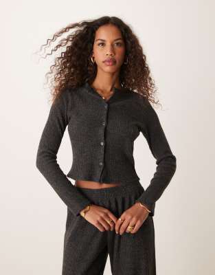 Miss Selfridge - Gerippte, angeraute Strickjacke in Anthrazit-Grau