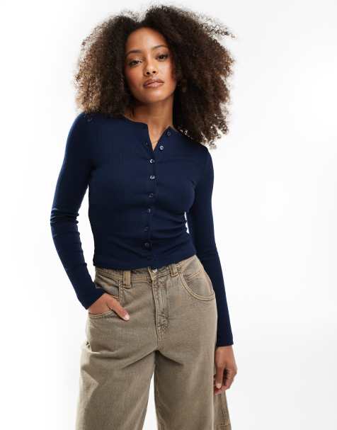 Miss Selfridge – Gerippte Strickjacke in Marineblau mit Knopfleiste und Rundhalsausschnitt - view 1