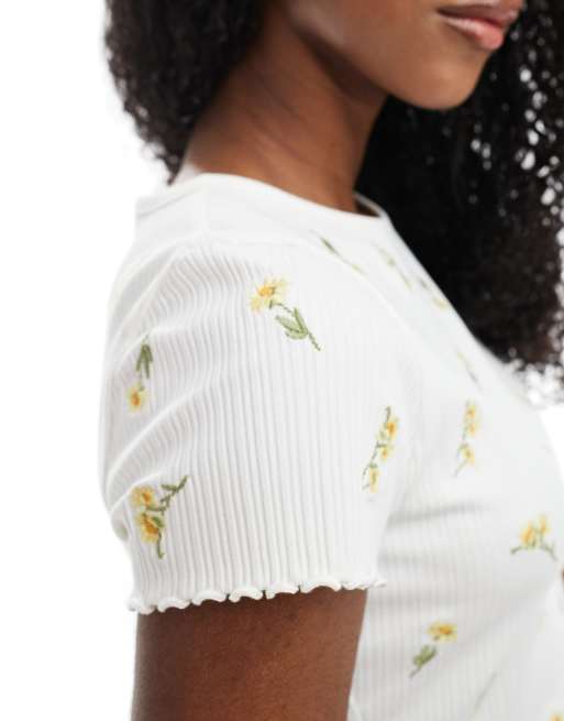 Miss Selfridge – Geripptes, besticktes, kurzärmliges T-Shirt mit Kräuselsaum, 3 von 4