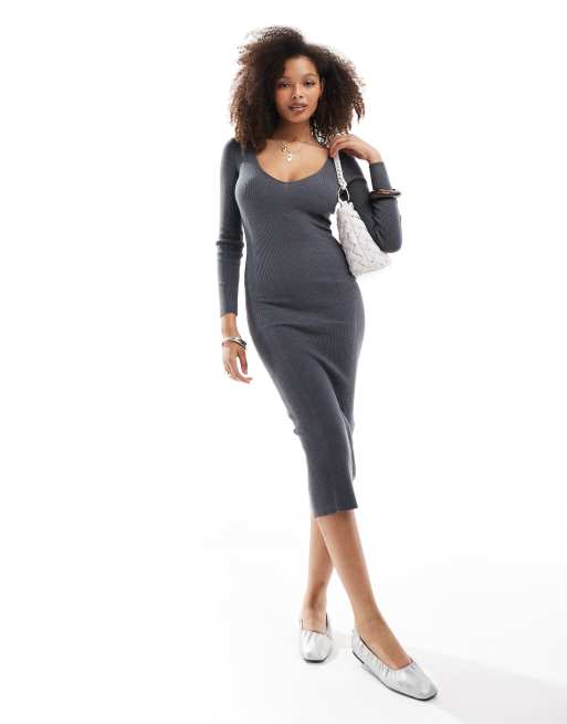 Miss Selfridge – Geripptes Midi-Strickkleid in Anthrazit mit V-Ausschnitt, 4 von 4