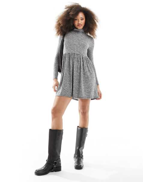 Miss Selfridge – Geripptes Mini-Hängerkleid in Grau mit Stehkragen - view 1