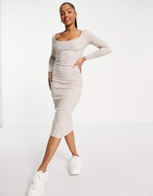 Miss Selfridge – Geripptes Minikleid in Beige mit U-Boot-Ausschnitt und Spacedye-Muster