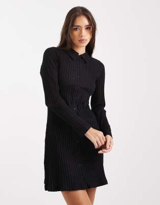 Miss Selfridge - Geripptes Minikleid in Schwarz mit Polokragen und durchgehender Knopfleiste