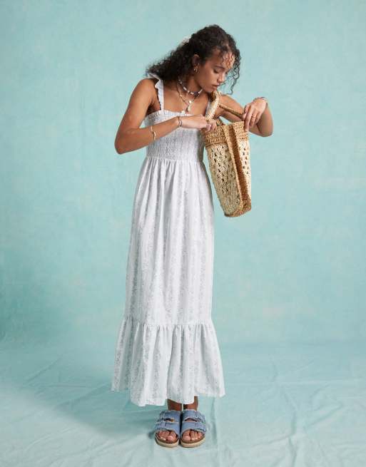 Miss Selfridge - Gesmokte maxi zonnejurk van popeline met bloemetjesbehangprint in blauw