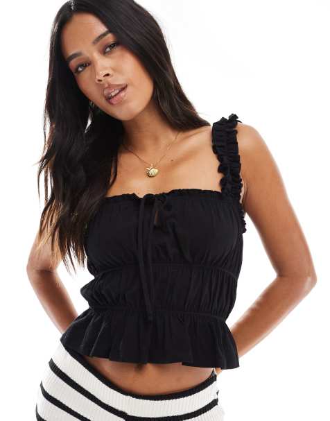 Miss Selfridge – Gesmoktes Oberteil in Schwarz mit gebundener Vorderseite - view 1