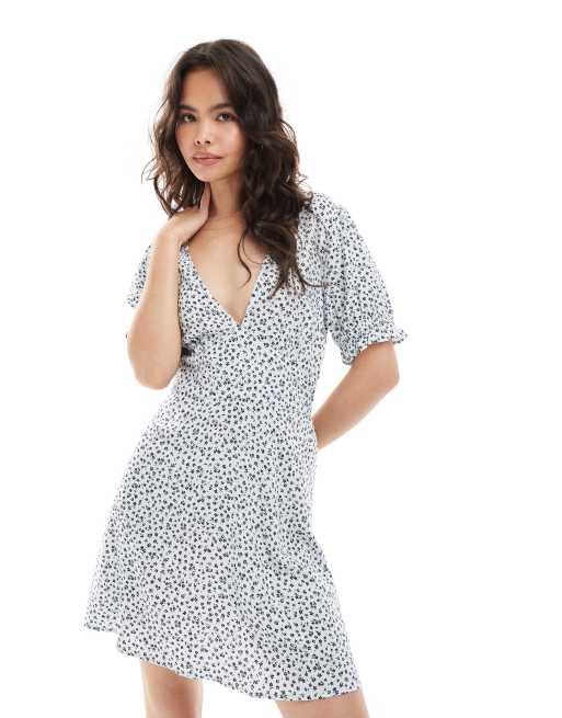 Miss Selfridge – Gesponnenes Mini-Freizeitkleid mit hellblauem Blümchenmuster, 2 von 4