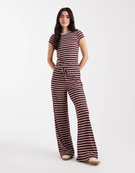 Miss Selfridge - Gestreepte broek met wijde pijpen in bordeauxrood, deel van co-ord set