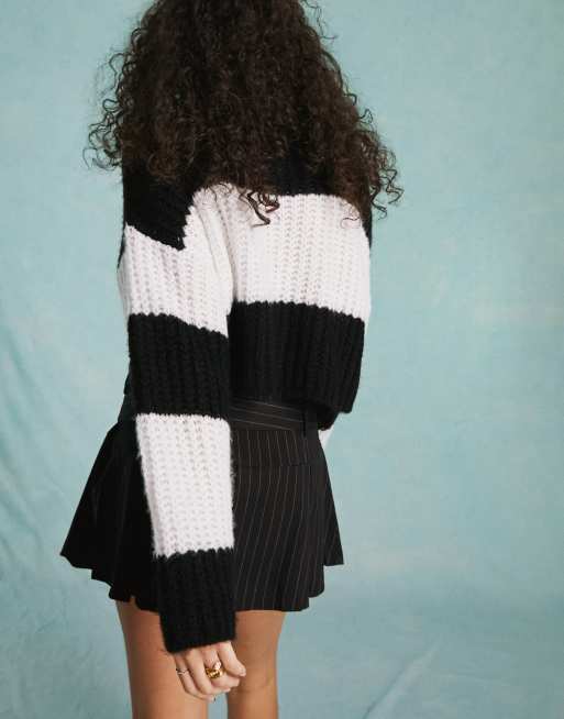 Miss Selfridge – Gestreifter Oversize-Pullover mit kurzem Schnitt, 4 von 4