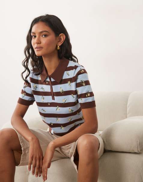 Miss Selfridge – Gestreiftes Strick-Polohemd in Schokobraun mit Stickerei - view 1