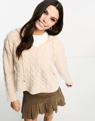 Miss Selfridge - Gestrickter Lounge-Kapuzenpullover in Hellbeige mit Zopfmuster und kurzem Schnitt-Neutral