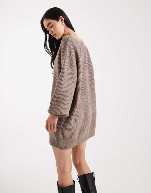 Miss Selfridge – Gestricktes Oversize-Minikleid in Mokka mit U-Boot-Ausschnitt, 4 von 4