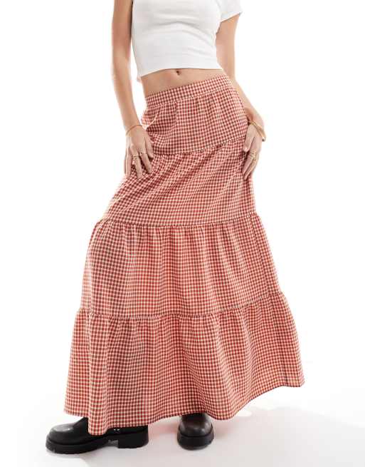 Miss Selfridge – Gestufter Maxirock in Rostrot mit Vichy-Karos, 4 von 5