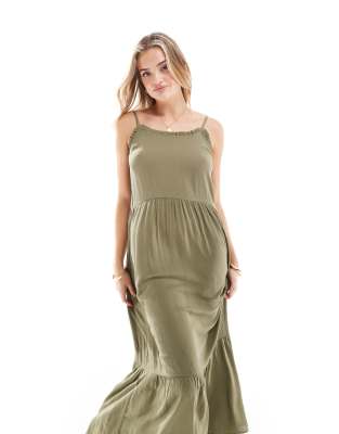 Miss Selfridge - Gestuftes Maxi-Sommerkleid in Khaki aus grob gewebtem Stoff-Grün